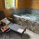 Feriehus S Privatnim Wellness V Podkrkonosi *