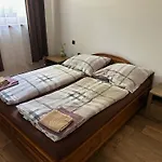 Feriehus S Privatnim Wellness V Podkrkonosi