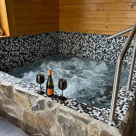 Stikov S Privatnim Wellness Se Vsim Vsudy * Nova Paka